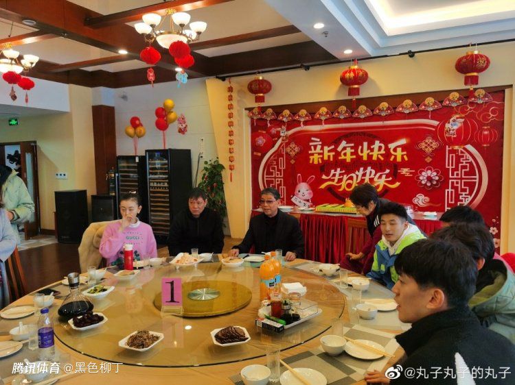 李璇还透露，4000万只是现金，还涉及多处房产。